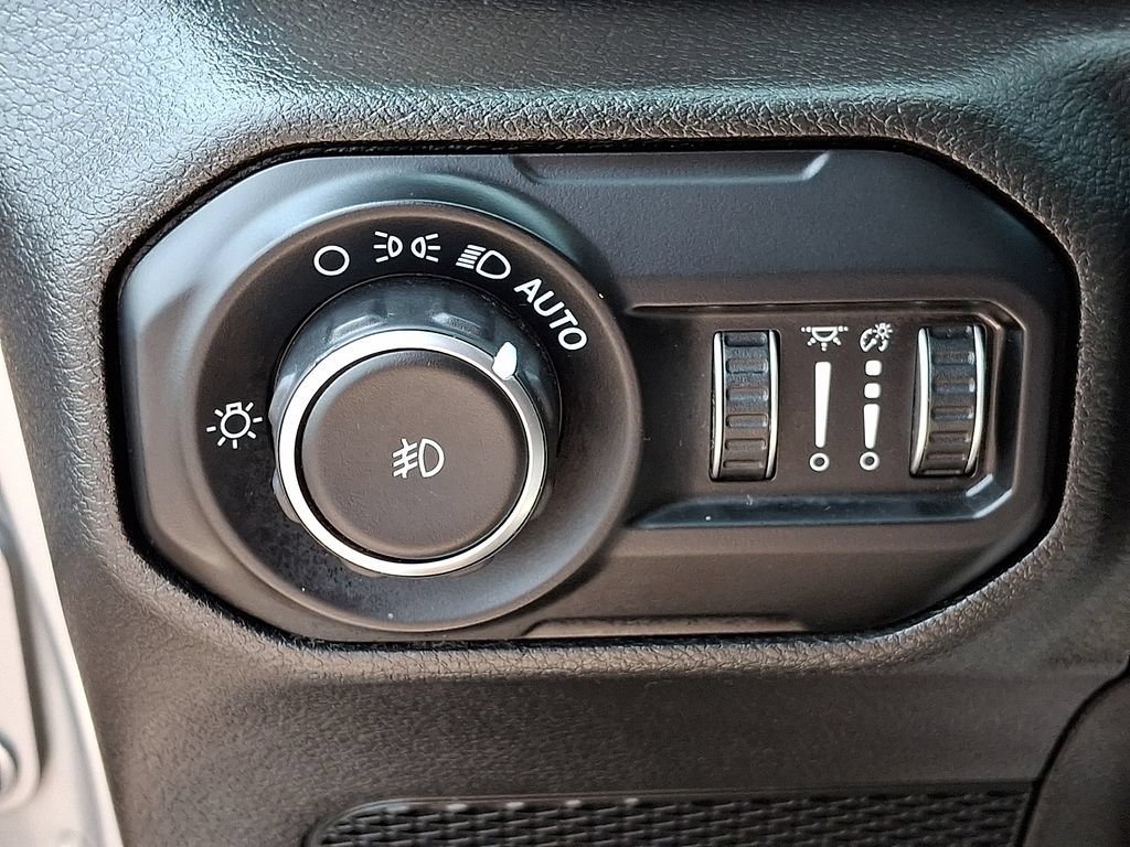 Used 2018 Jeep Wrangler Sport AWD/4WD image 26