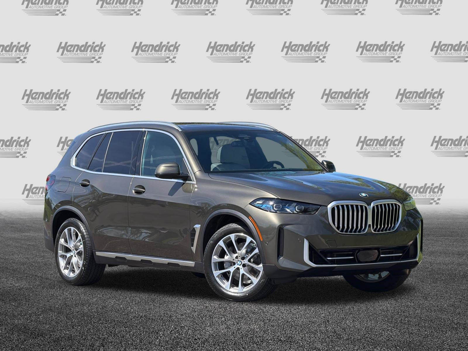 New 2026 BMW X5 xDrive40i w/ Climate Comfort Package AWD/4WD image 2