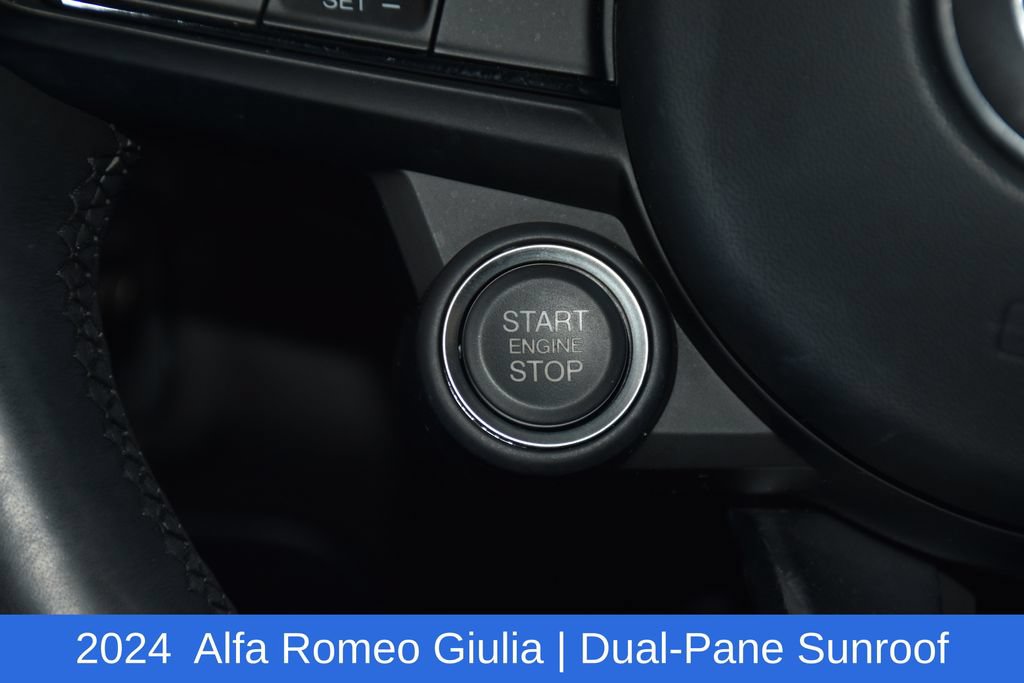 Used 2024 Alfa Romeo Giulia Sprint AWD/4WD image 12
