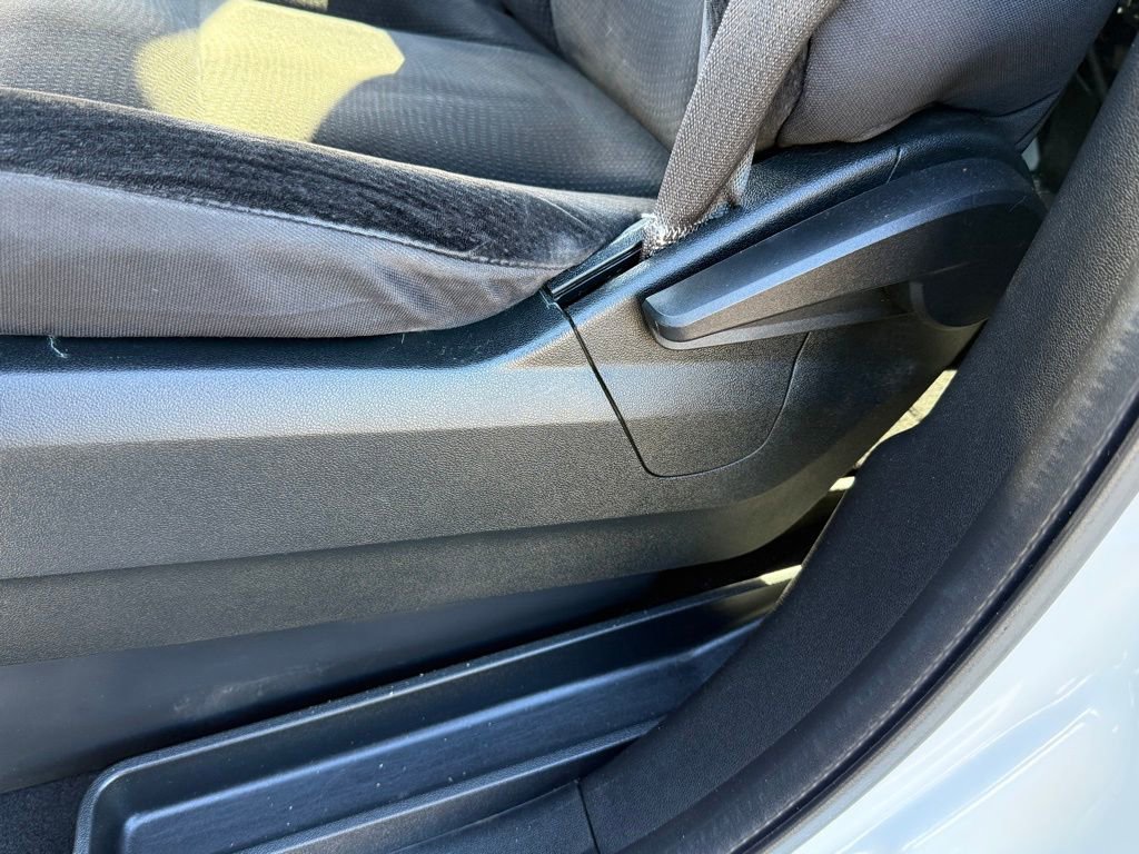 Used 2018 Dodge Grand Caravan SE image 27