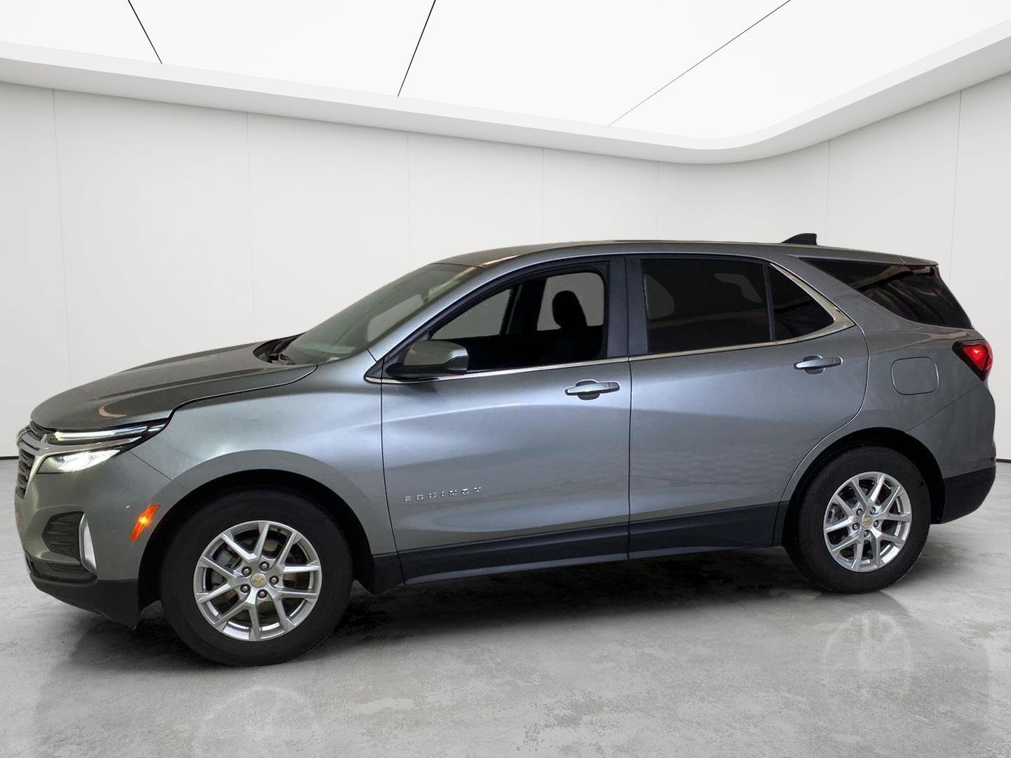 Used 2024 Chevrolet Equinox LT w/ LPO, Floor Liner Package FWD image 4