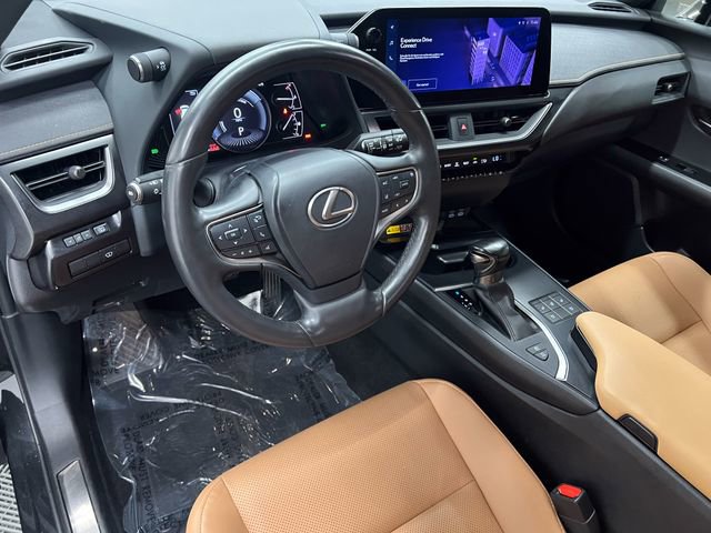Certified 2023 Lexus UX 250h FWD w/ Accessory Package (Z2) image 16