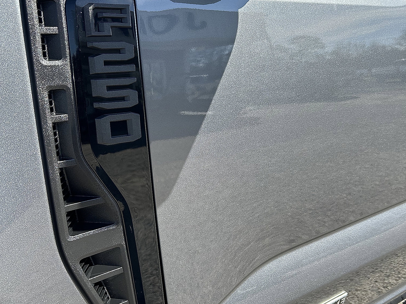 Used 2023 Ford F250 Lariat w/ Sport Appearance Package image 9