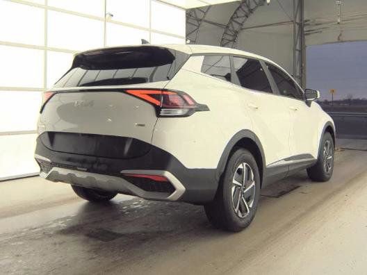 Used 2023 Kia Sportage LX image 4