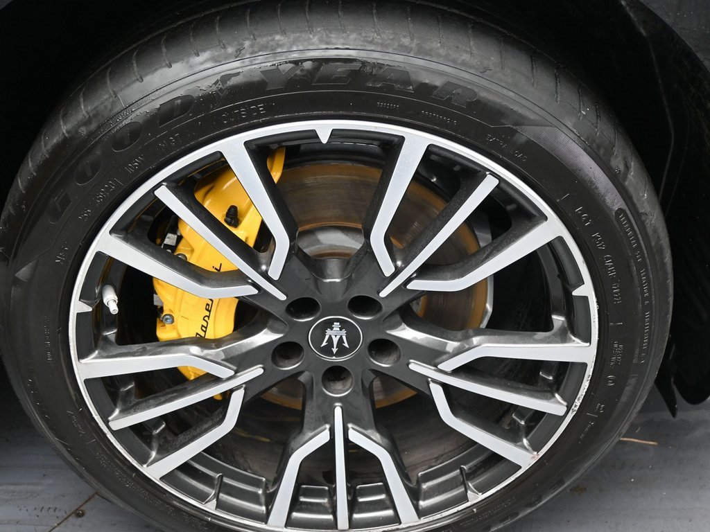 Used 2023 Maserati Grecale Modena image 41