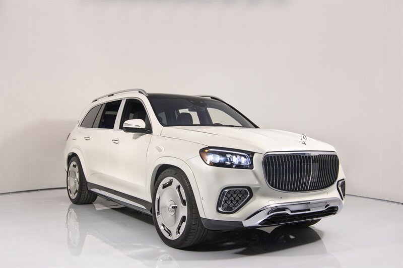 Used 2024 Mercedes-Benz Maybach GLS 600 4MATIC image 2