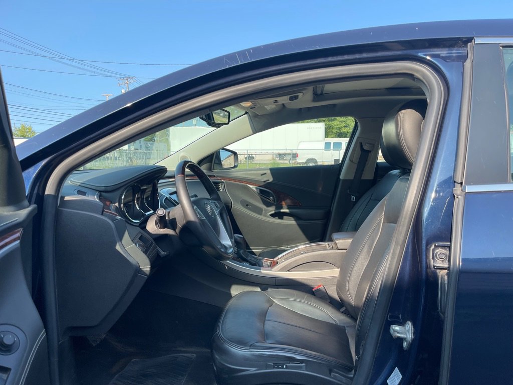 Used 2010 Buick LaCrosse CXL w/ Luxury Package AWD/4WD image 6