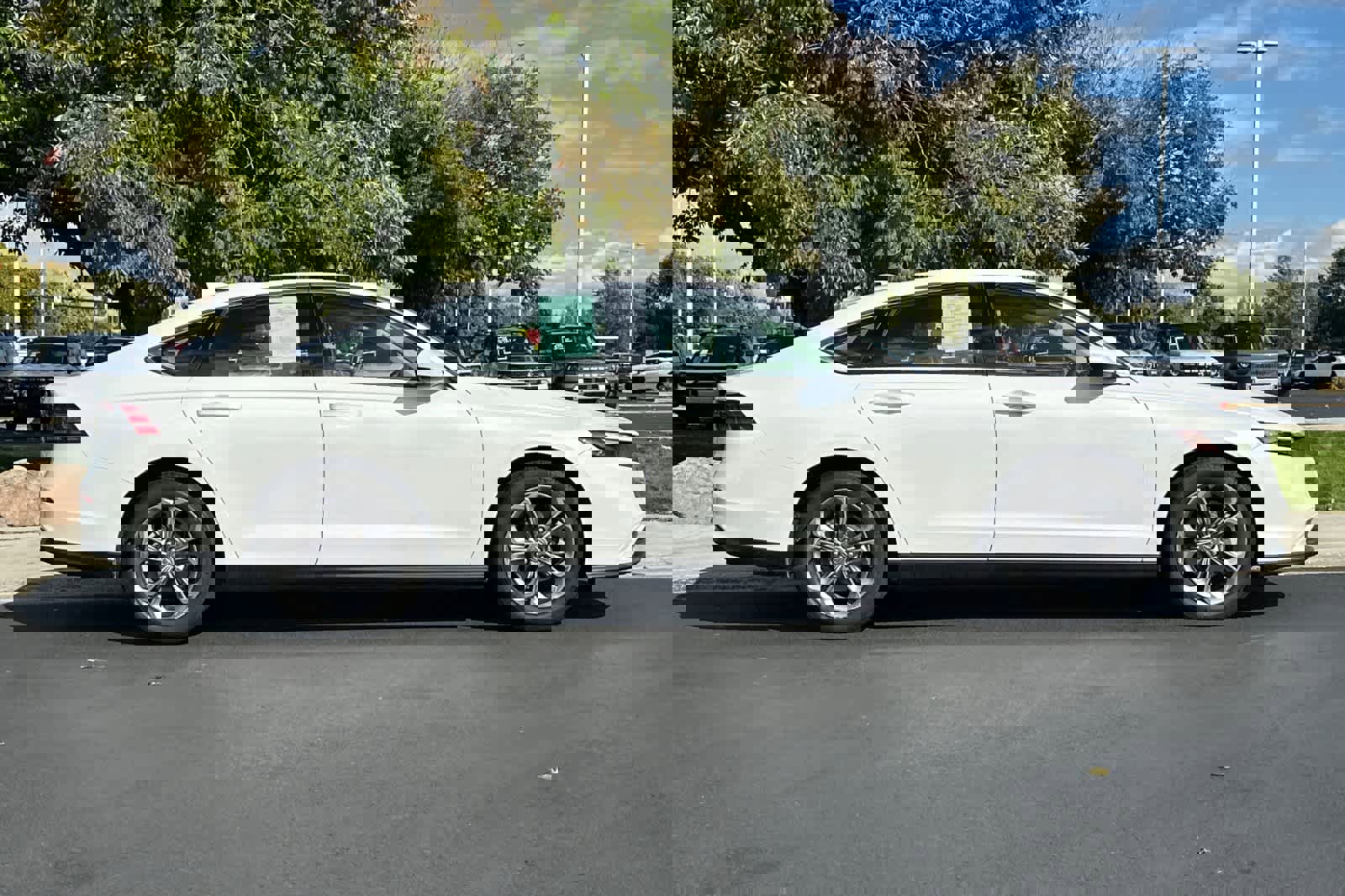 Used 2023 Honda Accord EX image 8