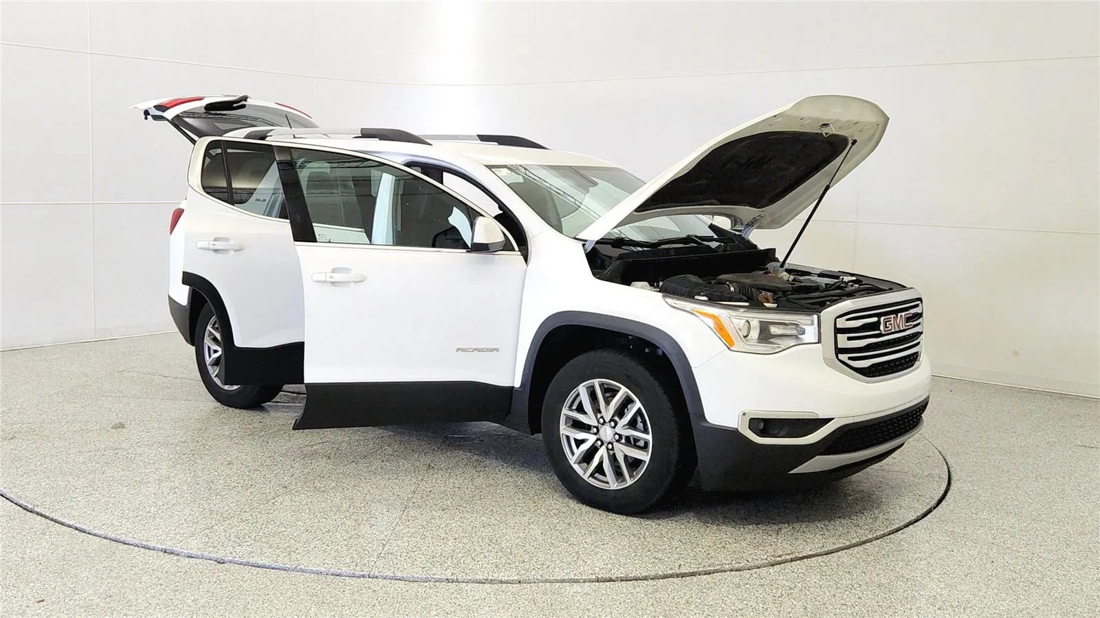 Used 2017 GMC Acadia SLE FWD image 9