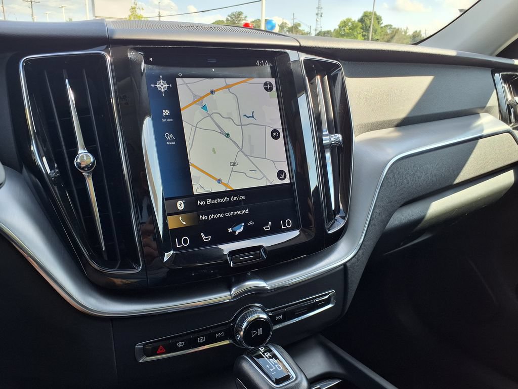 Used 2019 Volvo XC60 T5 Momentum w/ Multimedia Package AWD/4WD image 28