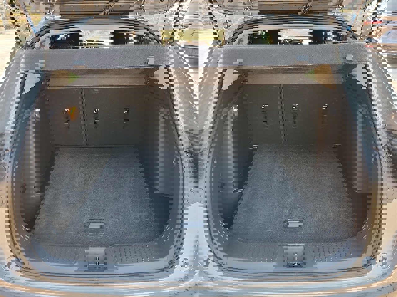 Used 2025 Chevrolet Trax LT w/ LT Convenience Package image 8