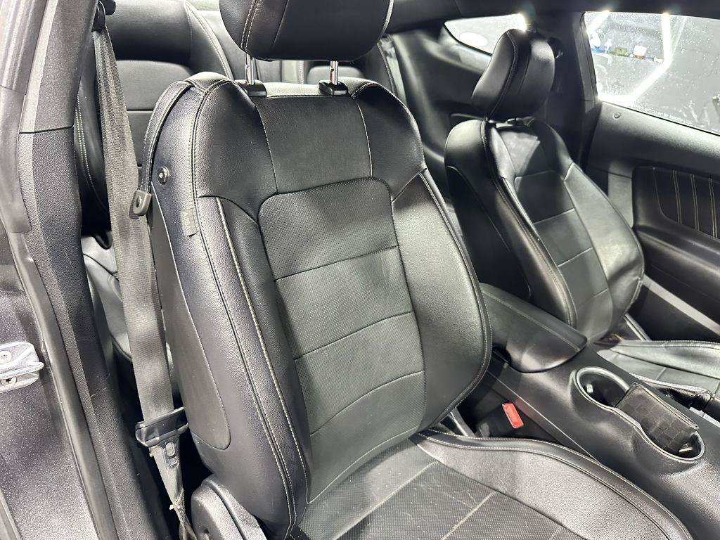 Used 2018 Ford Mustang Premium RWD image 39