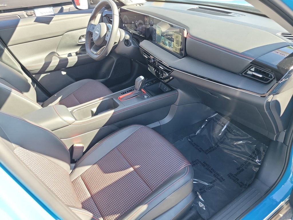 Used 2025 Nissan Kicks SR AWD/4WD image 17