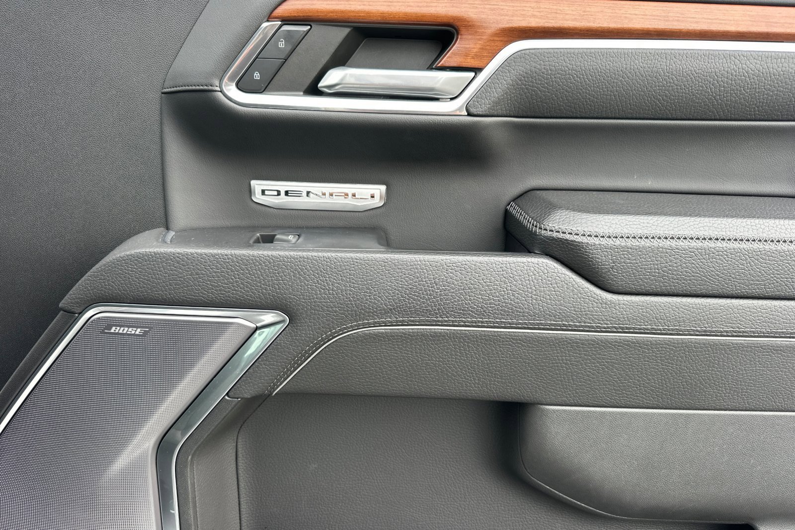 Used 2023 GMC Sierra 1500 Denali w/ Denali Reserve Package image 21