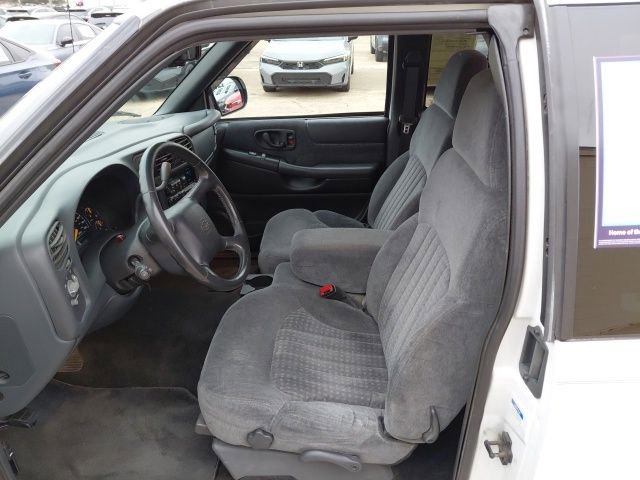 Used 2000 Chevrolet S10 Pickup LS w/ Preferred Equipment Group image 15