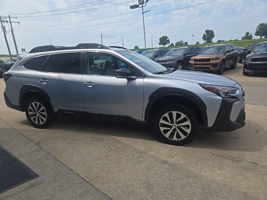 Used 2023 Subaru Outback Premium AWD/4WD image 15
