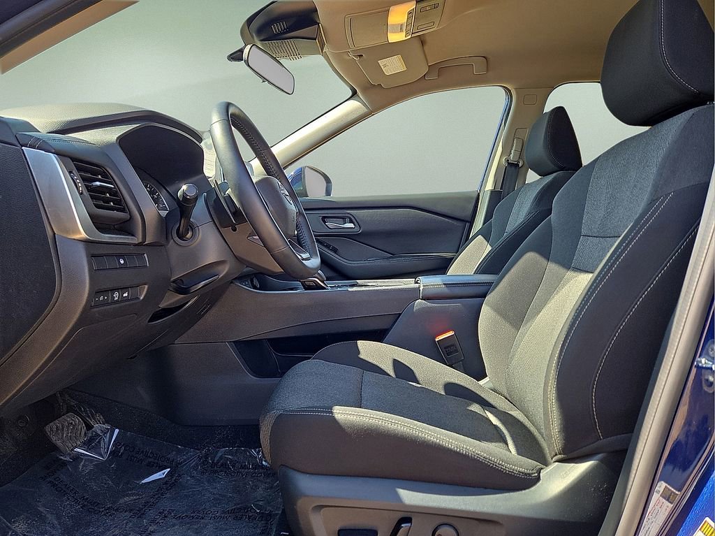 Used 2025 Nissan Rogue SV image 22