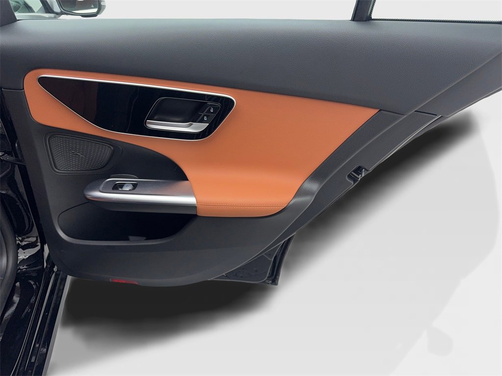 Used 2025 Mercedes-Benz C 300 Sedan image 40