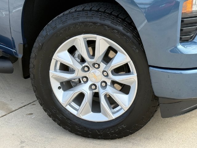 Used 2024 Chevrolet Silverado 1500 Custom AWD/4WD image 2