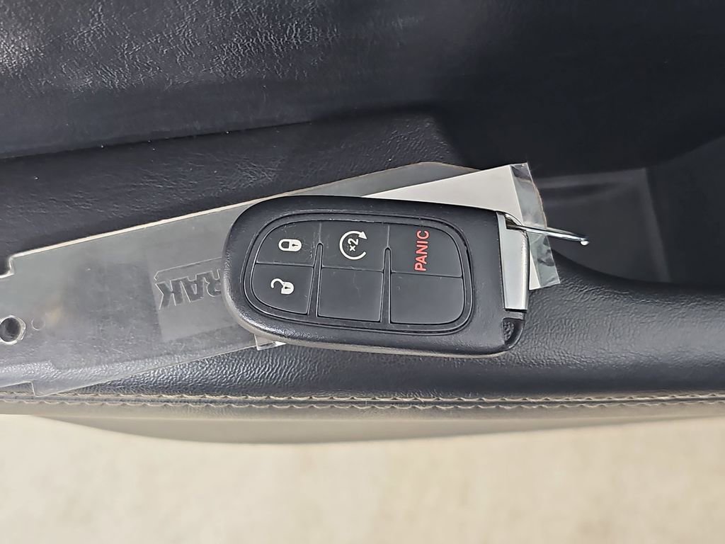 Used 2016 Jeep Cherokee Limited AWD/4WD image 41