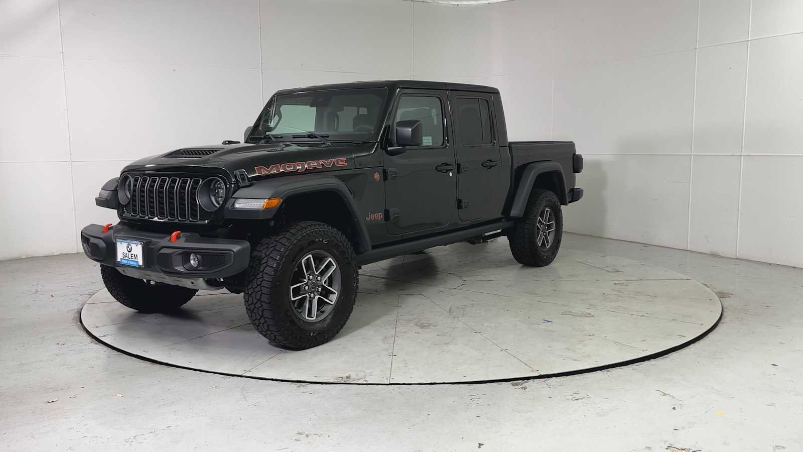 Used 2025 Jeep Gladiator Mojave w/ Convenience Group image 5