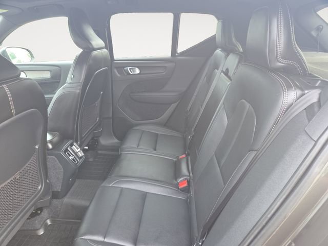 Used 2019 Volvo XC40 T5 Inscription image 14