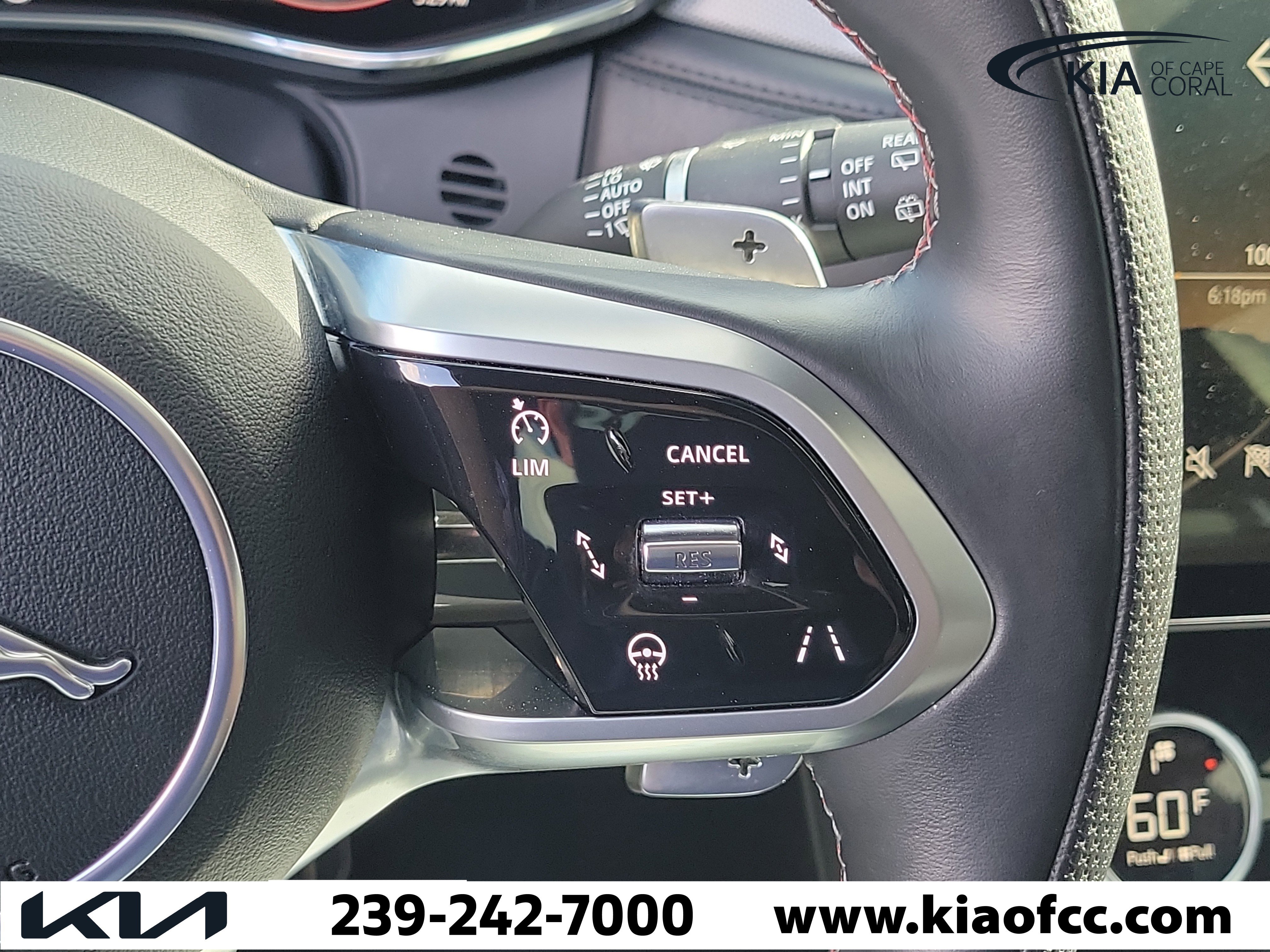 Used 2024 Jaguar F-PACE SVR image 27
