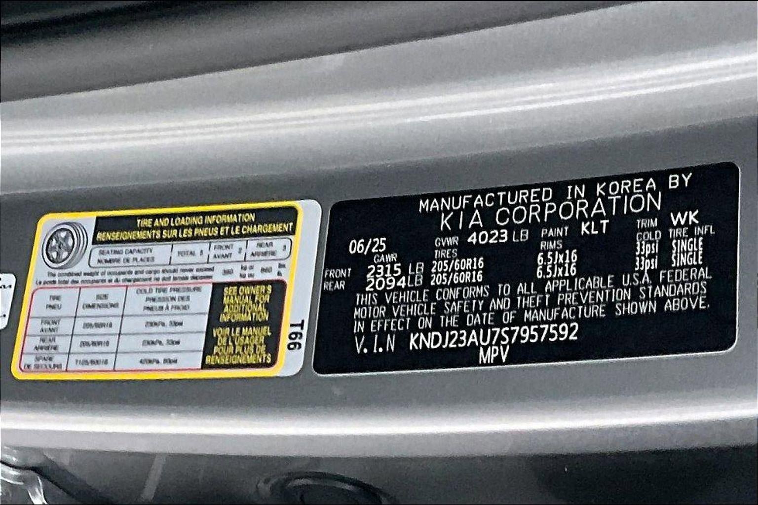 Used 2025 Kia Soul LX FWD image 19