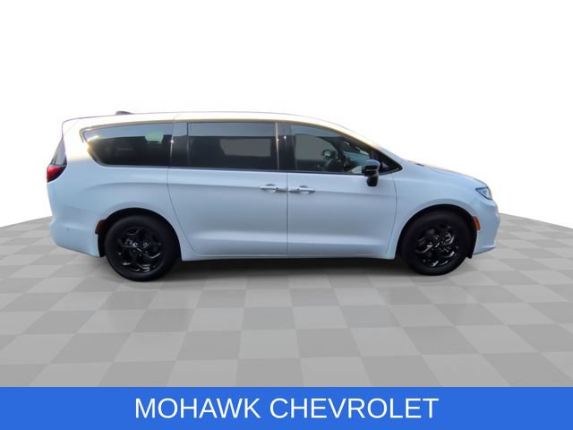 Used 2024 Chrysler Pacifica Limited FWD image 9