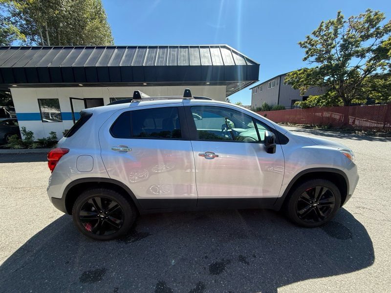 Used 2019 Chevrolet Trax LT w/ Redline Edition AWD/4WD image 6