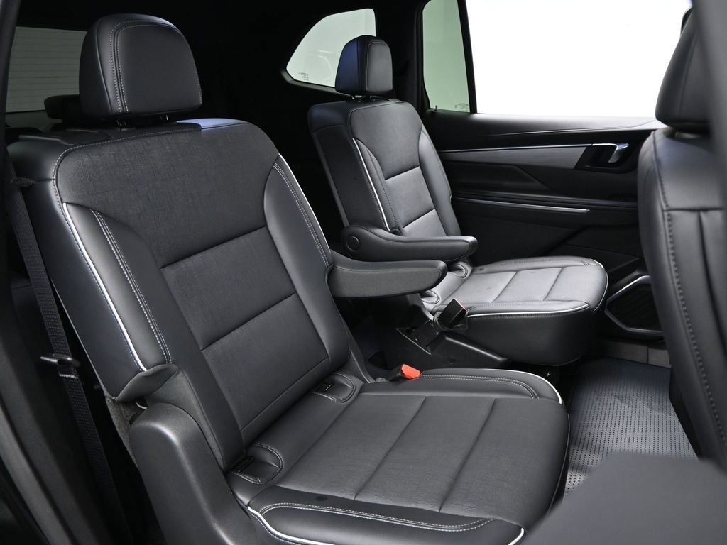 Used 2025 Buick Enclave Preferred image 39