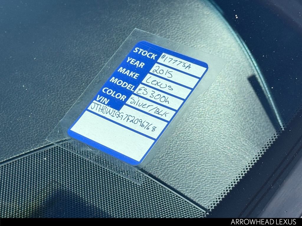 Used 2015 Lexus ES 300h w/ Navigation System Package image 35