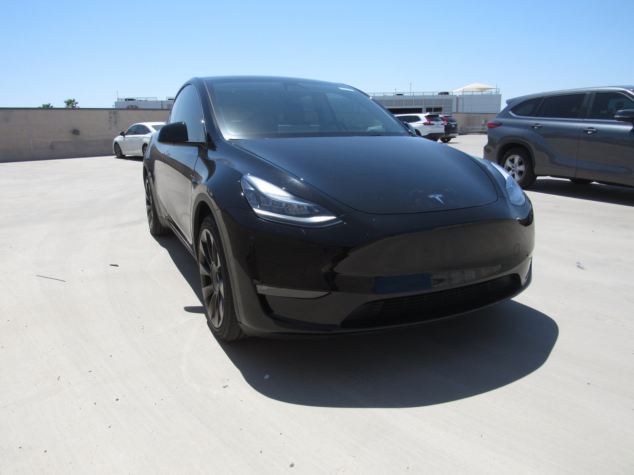 Used 2021 Tesla Model Y Long Range AWD/4WD image 2
