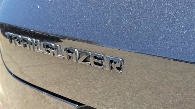 Used 2021 Chevrolet TrailBlazer LS w/ LPO, Blackout Package FWD image 7