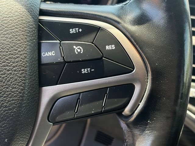 Used 2020 Jeep Grand Cherokee Laredo AWD/4WD image 18