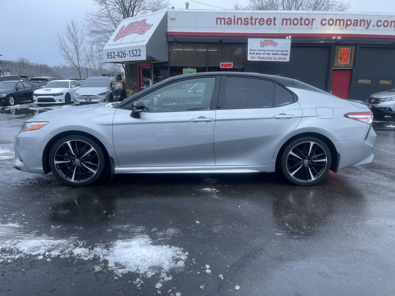 Used 2020 Toyota Camry XSE image 4