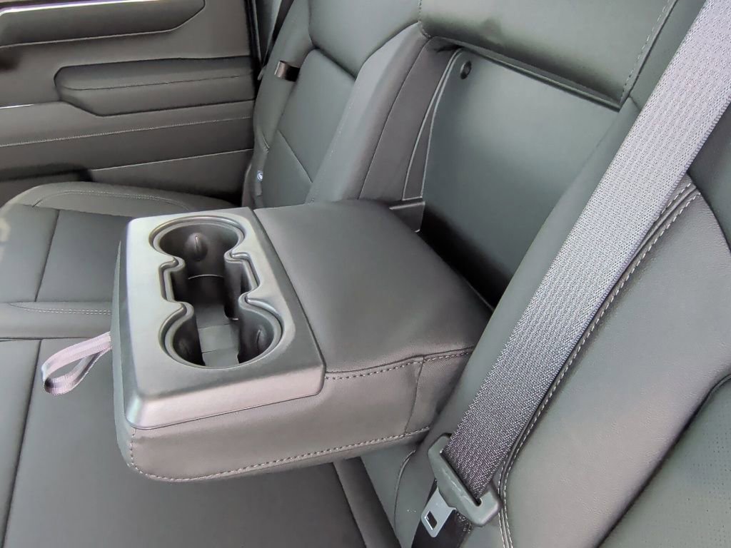 New 2026 GMC Sierra 1500 SLT image 39