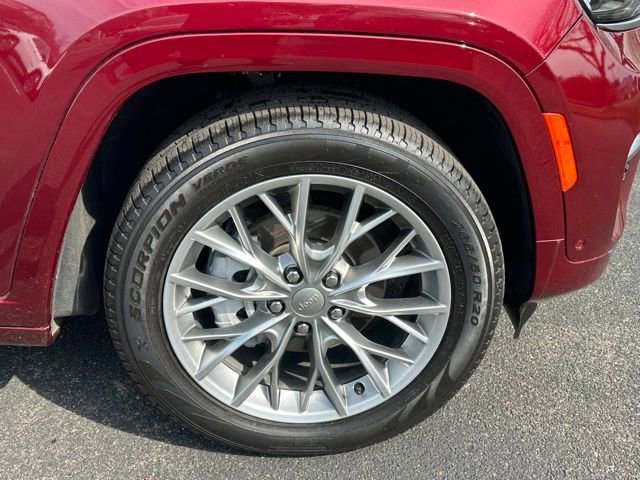 Used 2025 Jeep Grand Cherokee Summit w/ Adv Protech Group IV image 15
