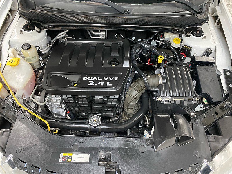 Used 2014 Dodge Avenger SE FWD image 15