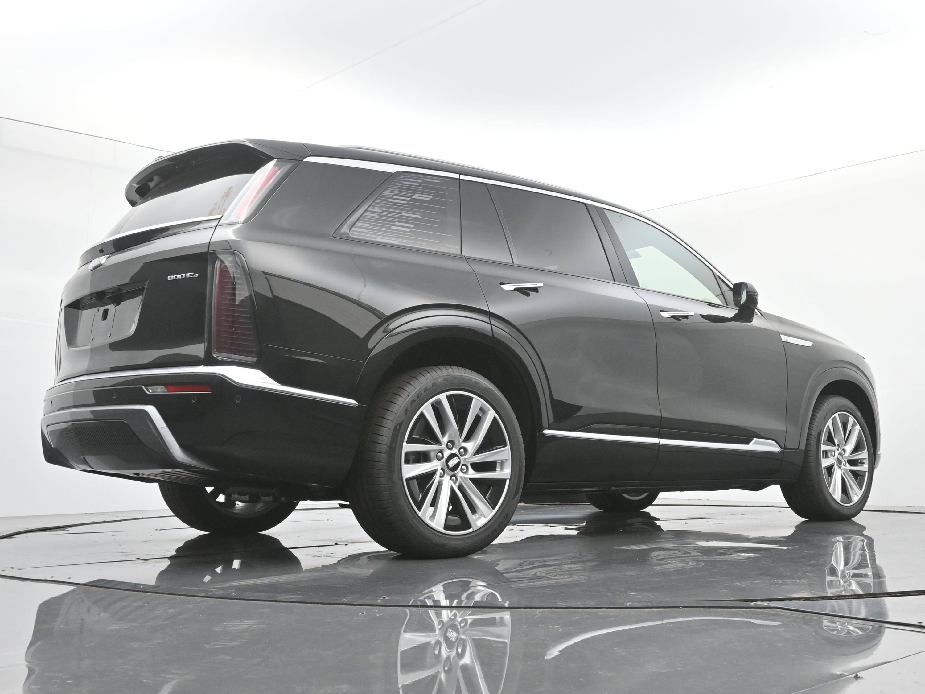 New 2026 Cadillac Vistiq Luxury w/ LPO, Floor Liner Package image 19