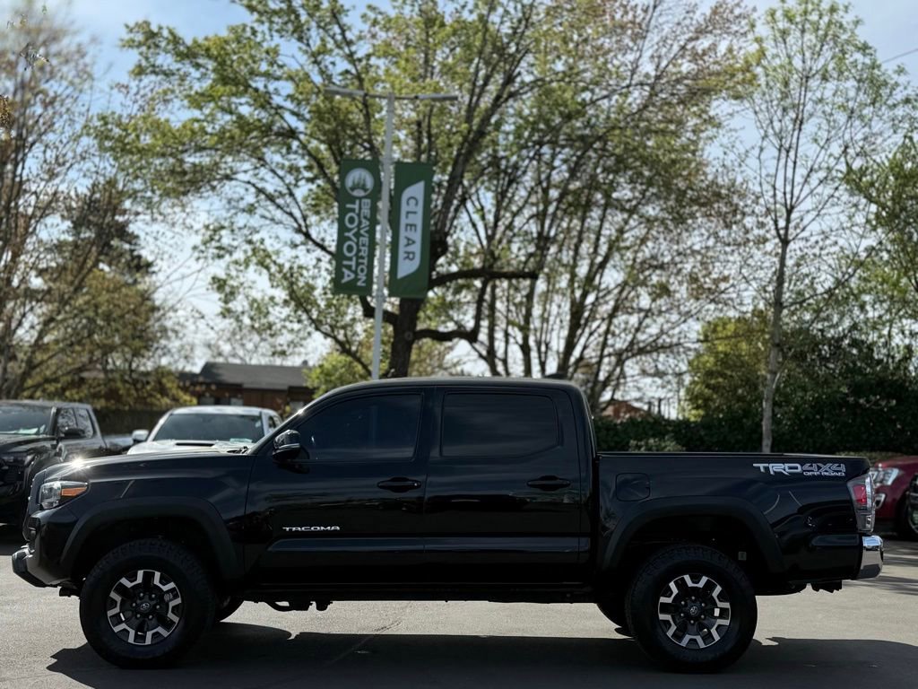 Used 2020 Toyota Tacoma TRD Off-Road image 2