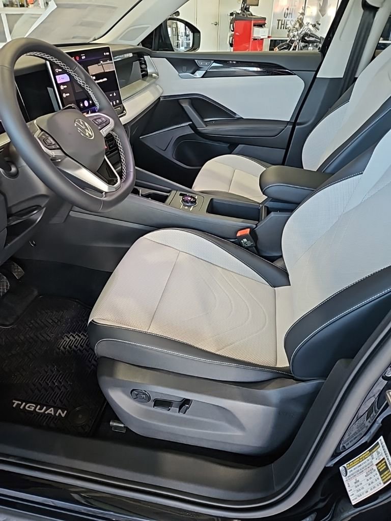 New 2026 Volkswagen Tiguan SE image 28