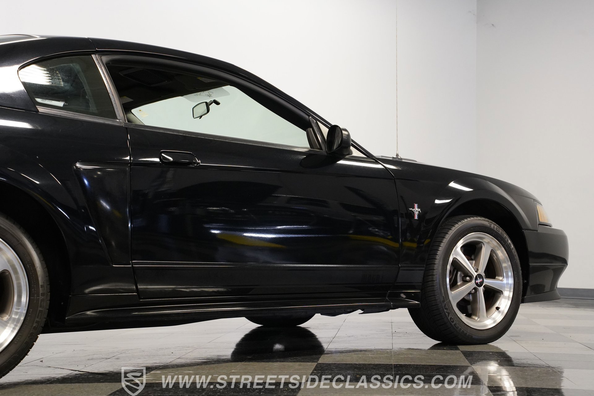 Used 2003 Ford Mustang Mach 1 RWD image 29