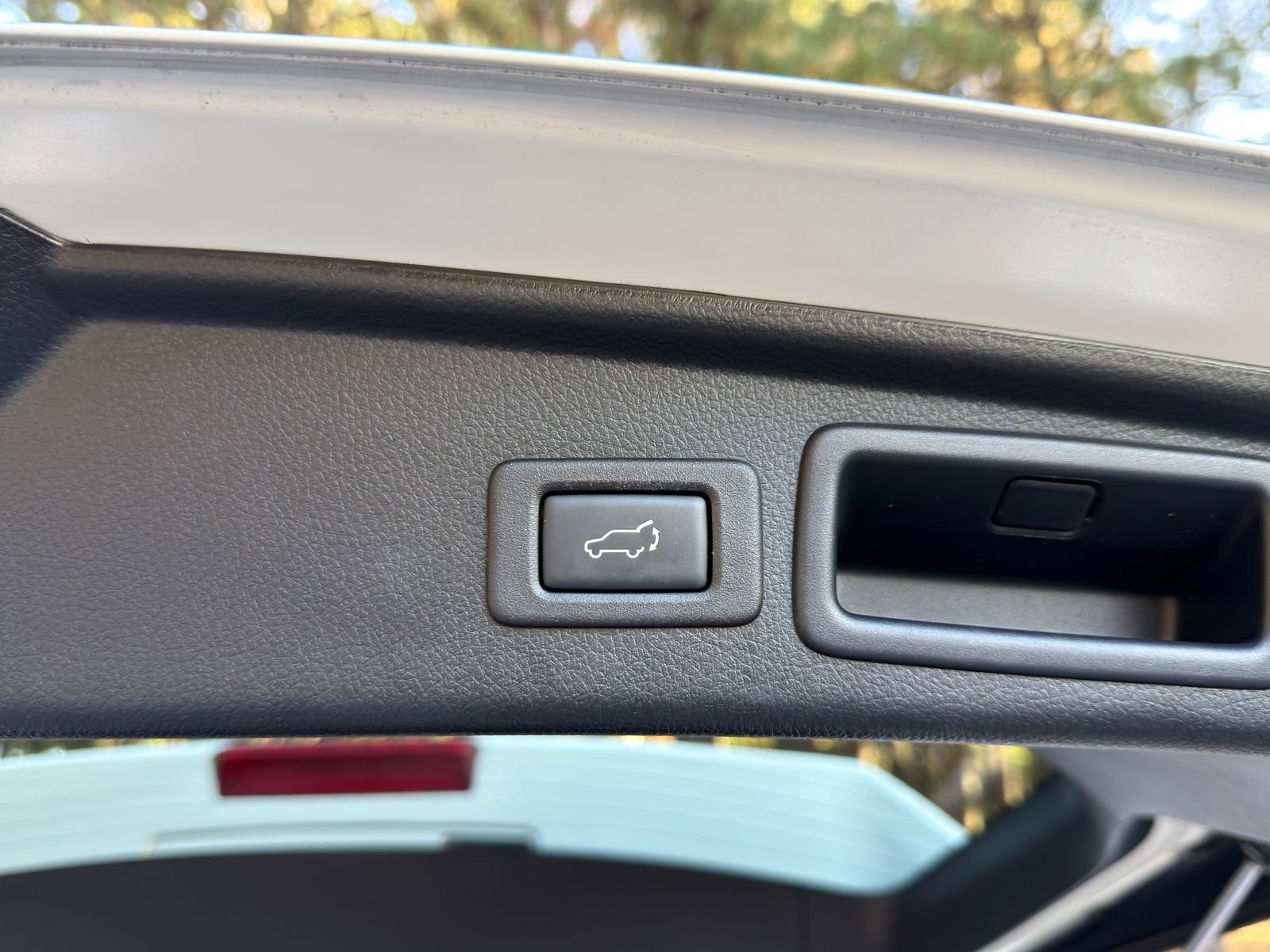 Used 2015 Subaru Forester 2.5i Limited image 17