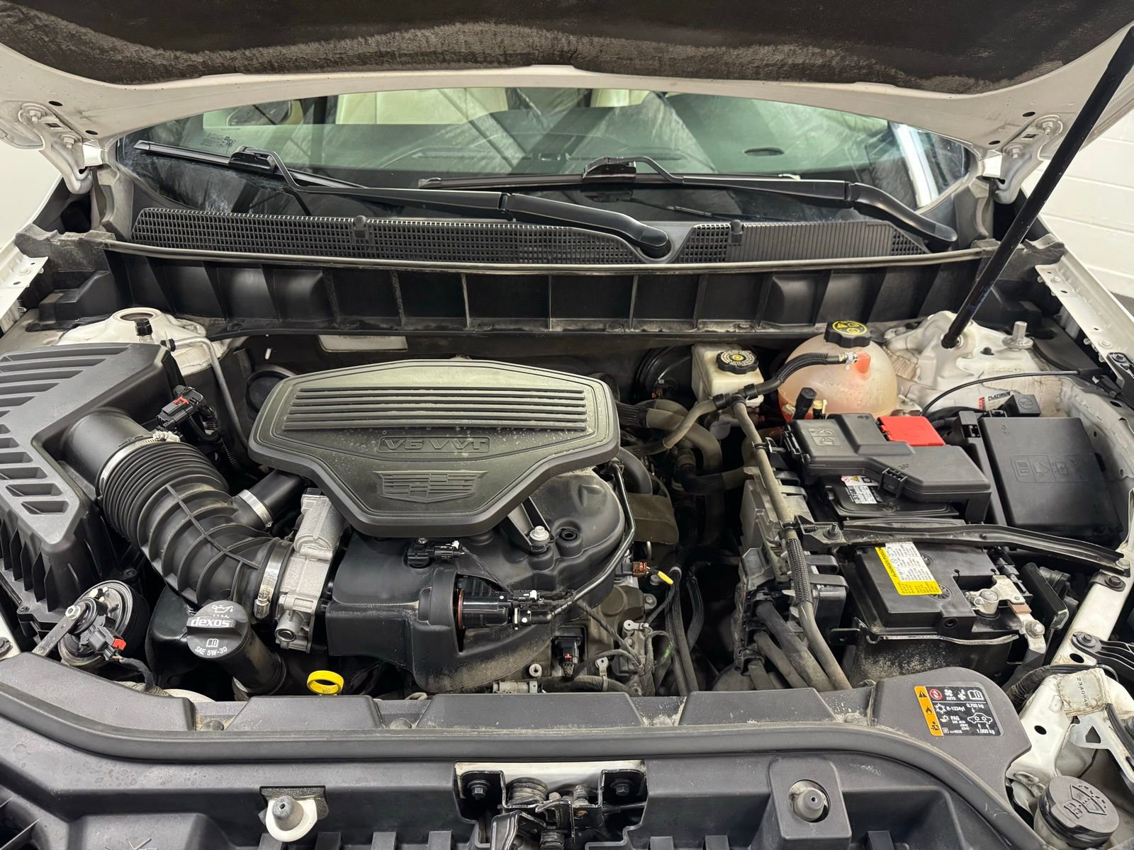 Used 2017 Cadillac XT5 Luxury w/ Driver Awareness Package image 11