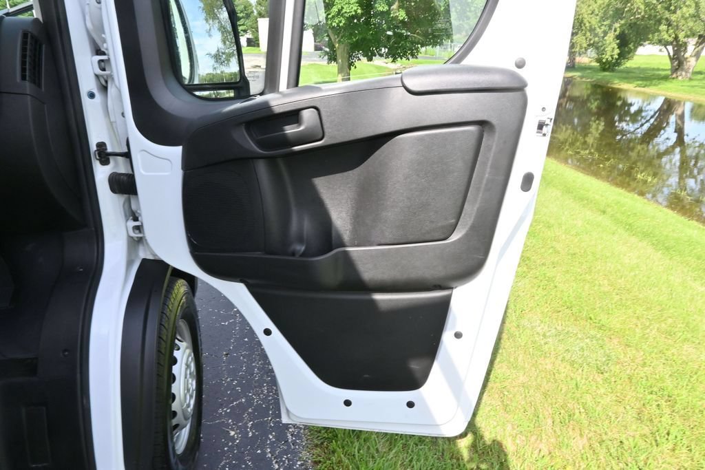 Used 2025 RAM ProMaster 2500 w/ Safety Group FWD image 25