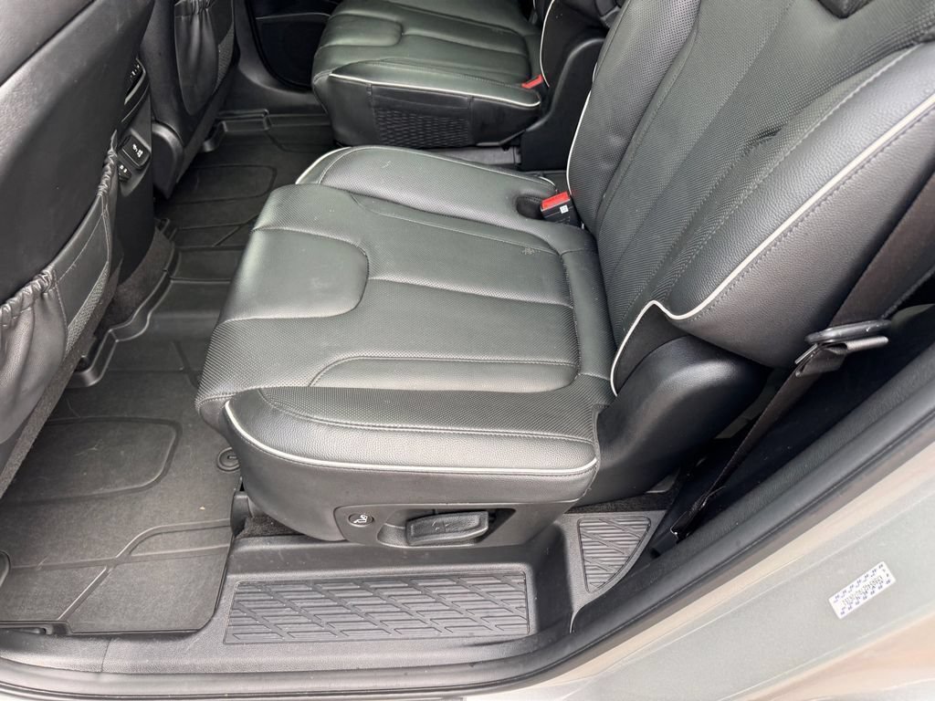 Used 2024 Hyundai Palisade Limited FWD image 13