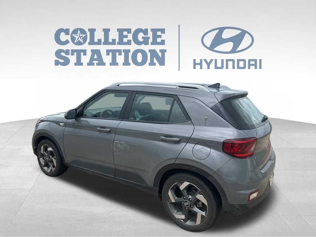 Used 2022 Hyundai Venue SEL image 8