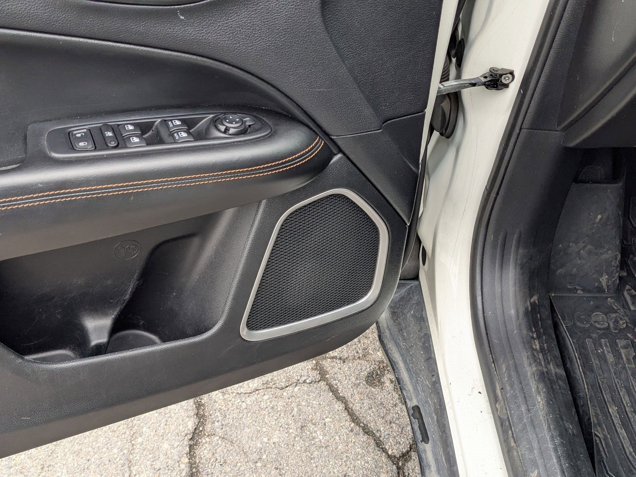 Used 2020 Jeep Compass Limited AWD/4WD image 15