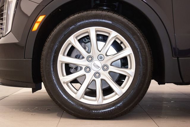 Used 2023 Cadillac XT4 Luxury w/ Cold Weather Package image 9